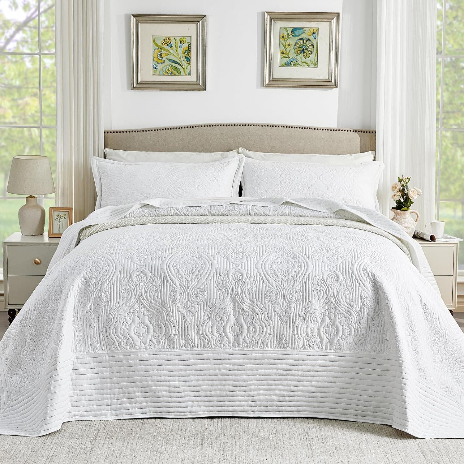 ENJOHOS Colchas King extragrandes 128 x 120, colcha California King, branca, 3 peças, microfibra macia, leve, extra larga, conjunto de cama com estampa vintage boho de verão - Imagem 3