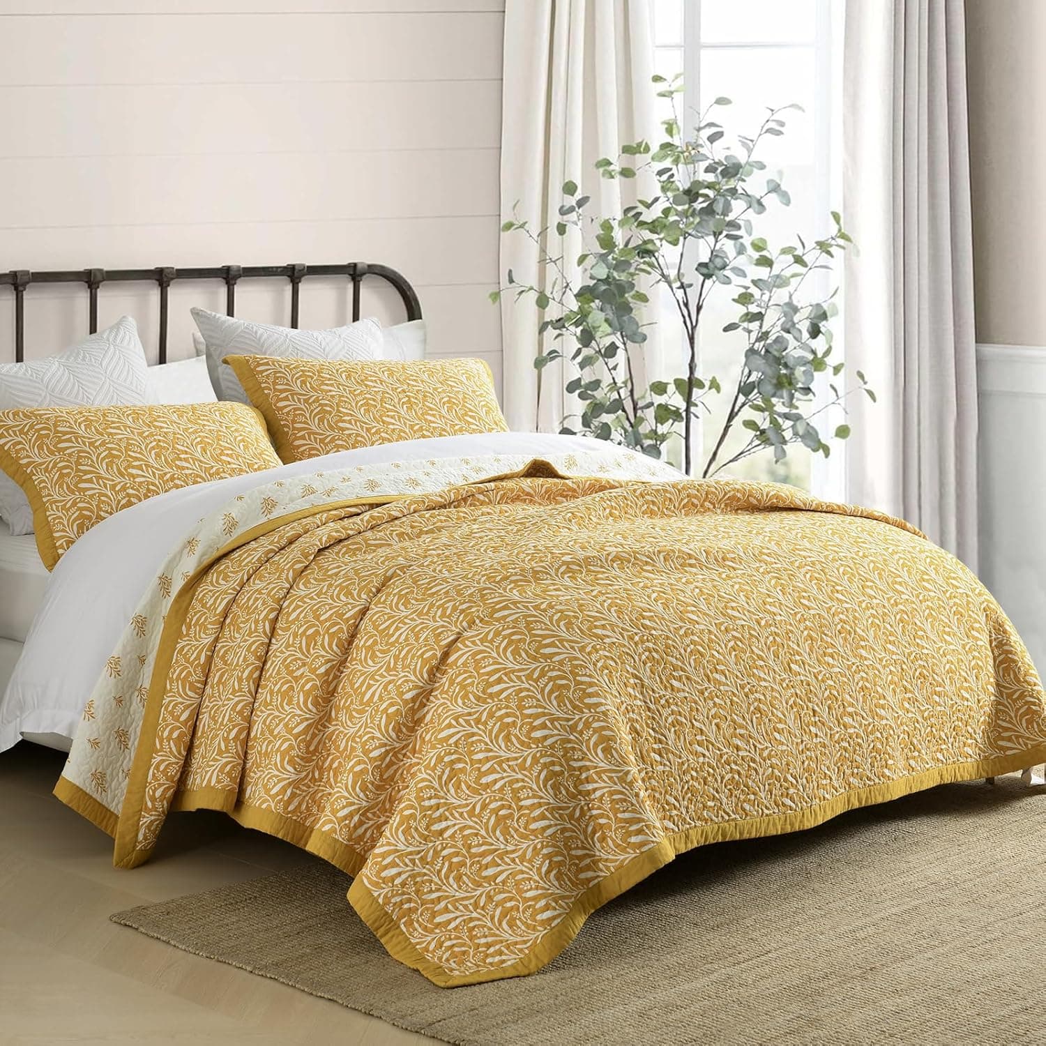 Conjunto de colcha King – Colchas amarelas King Size com padrão botânico branco, conjunto de cama king 100% algodão, 3 peças, colcha de cama leve e reversível, decoração de casa para todas - Imagem 3