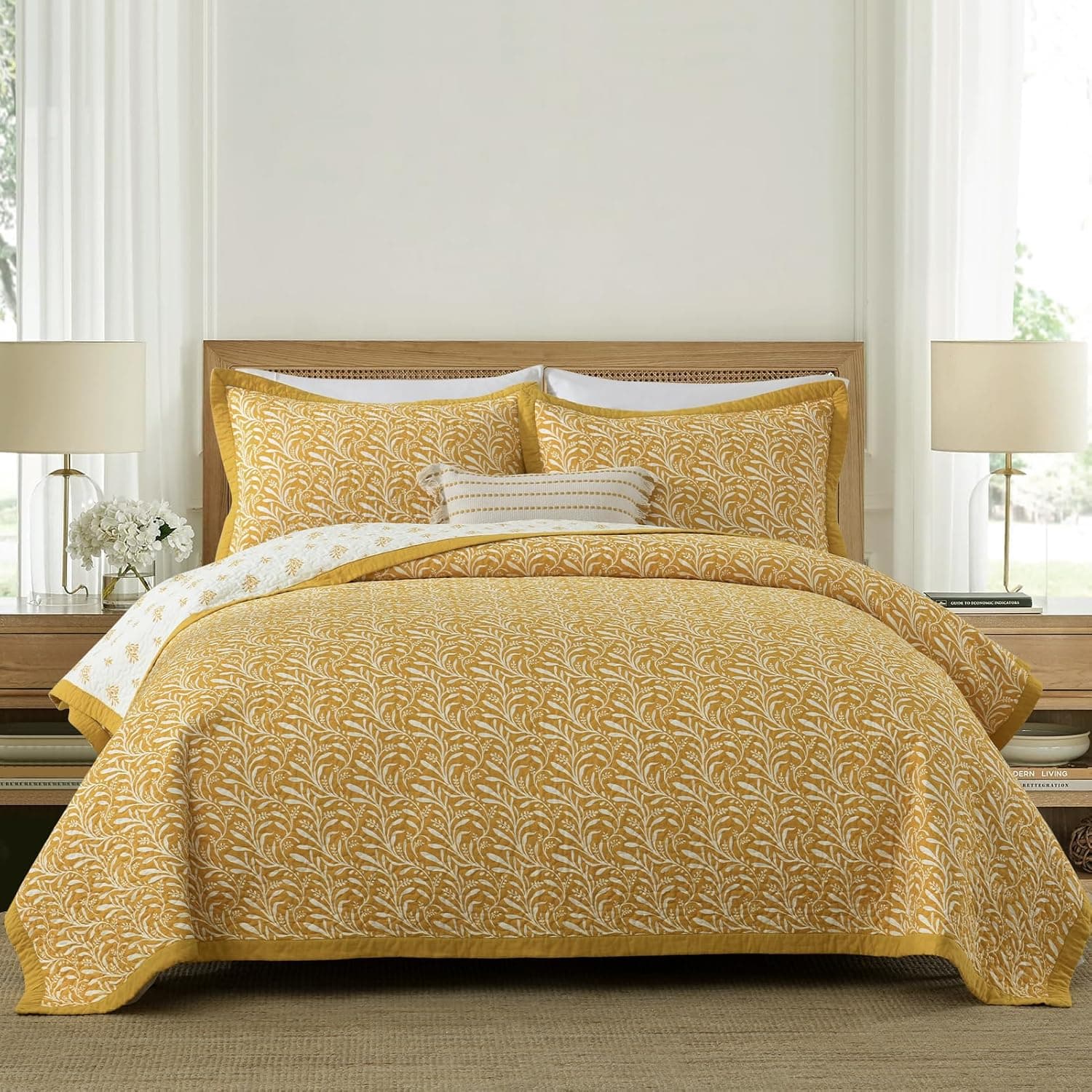 Conjunto de colcha King – Colchas amarelas King Size com padrão botânico branco, conjunto de cama king 100% algodão, 3 peças, colcha de cama leve e reversível, decoração de casa para todas - Imagem 4
